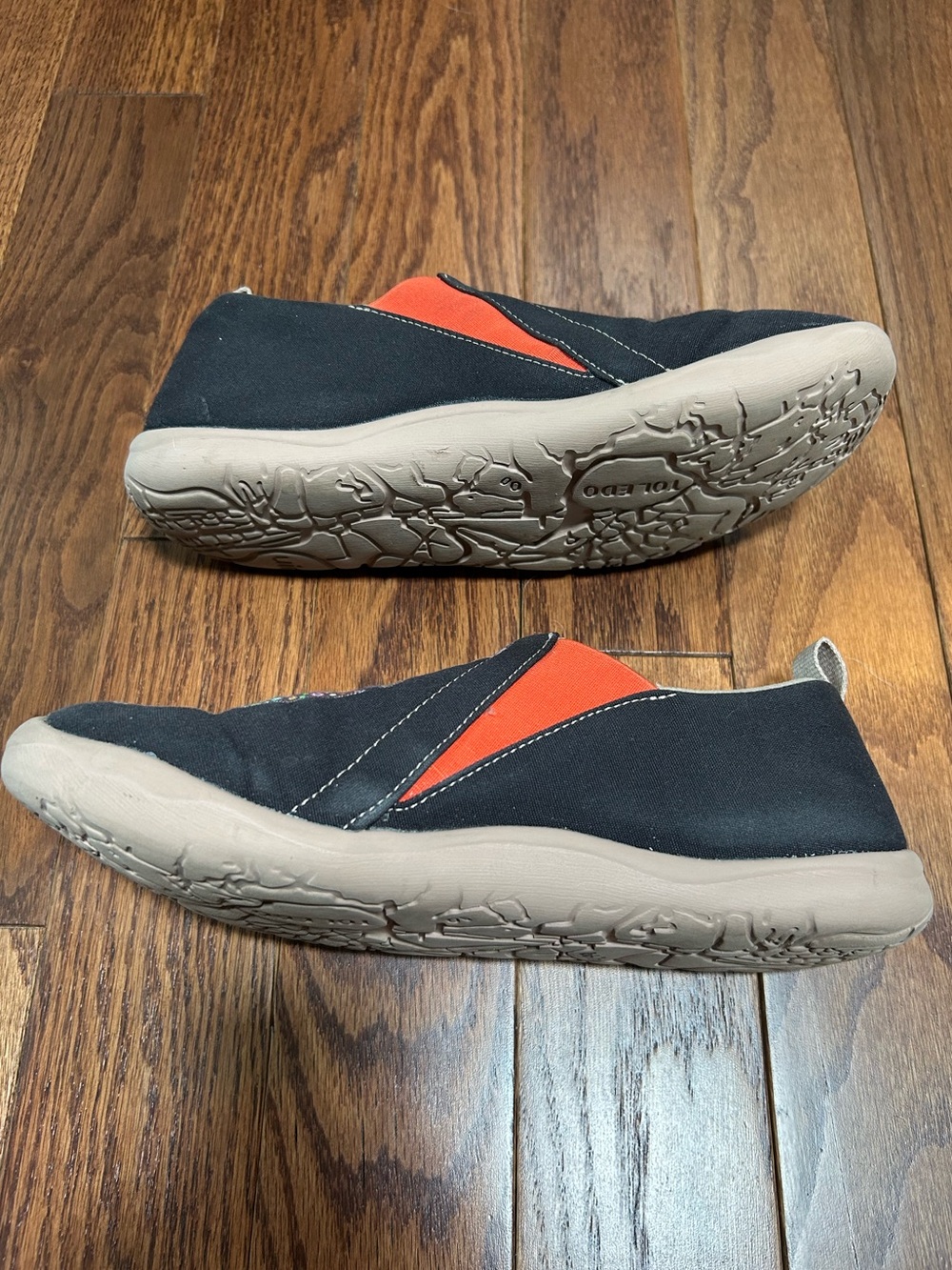 UIN 'PRAY FOR GOODNESS' TRAVEL SLIP-ON SHOES WOMENS US 10 - Picture 4 of 8